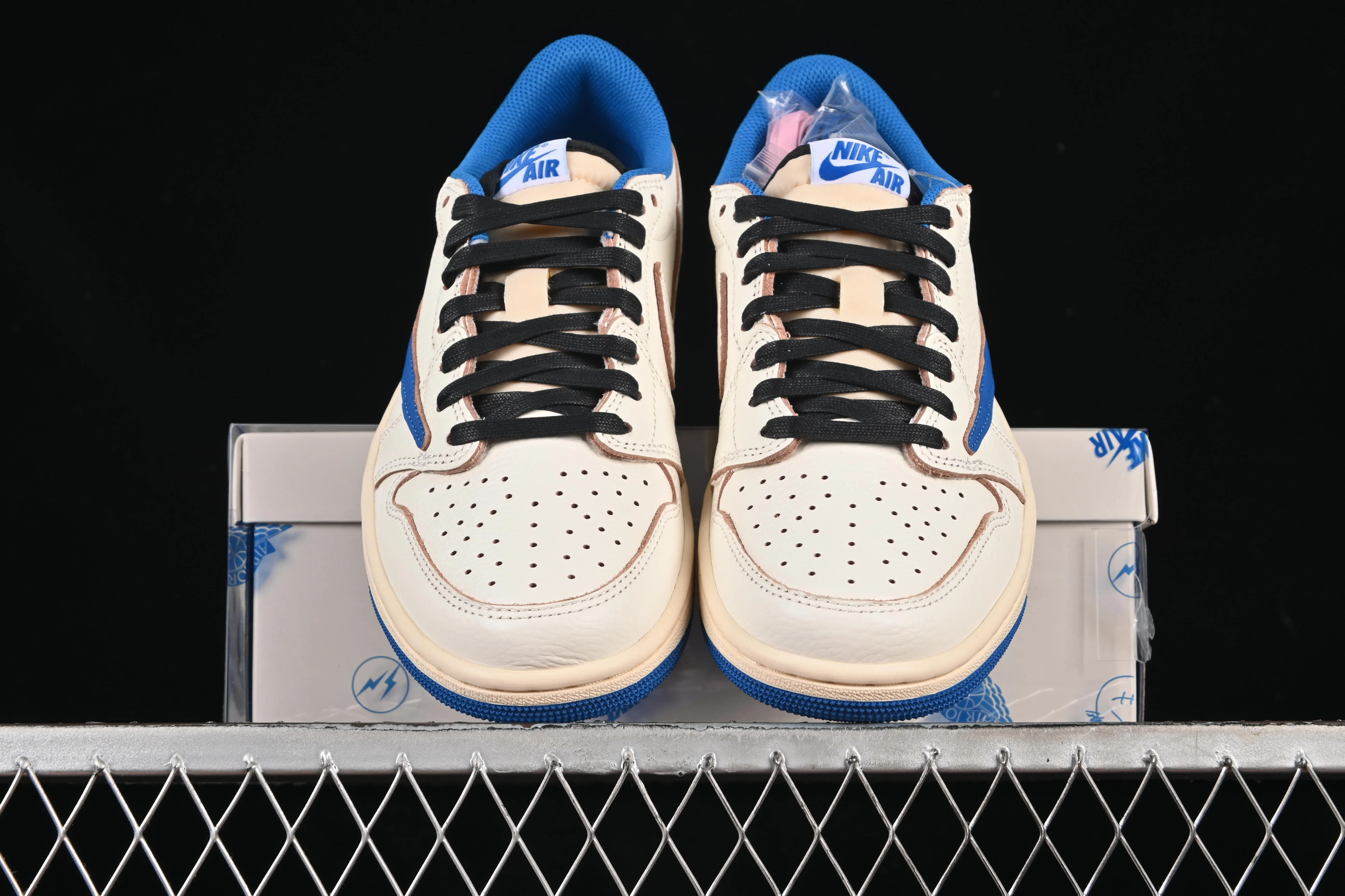 All categories Air Jordan Jordan series basketball shoes Air Jordan 1 Low LJR version Travis Scott x Air Jordan 1 Low OG AJ1 Joe 1 undercut low DM7866-104